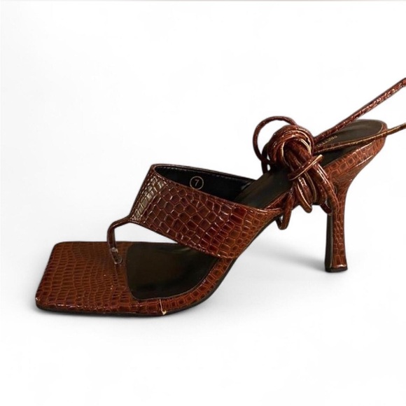 Faux Leather Strappy Thong Heels - Picture 3 of 6